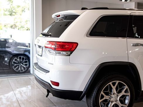 Used 2019 Jeep Grand Cherokee Limited AWD/4WD image 12