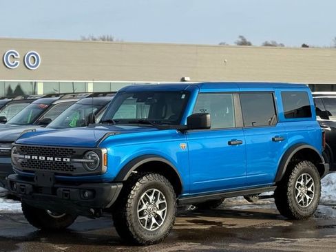 Used 2025 Ford Bronco Badlands image 35