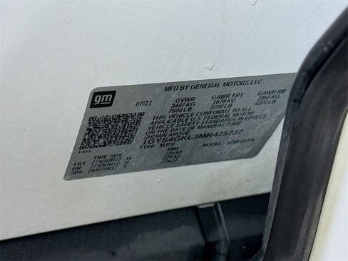 Used 2021 Cadillac Escalade Sport Platinum w/ LPO, ONYX Package image 28