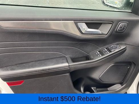 Used 2022 Ford Escape Titanium image 17
