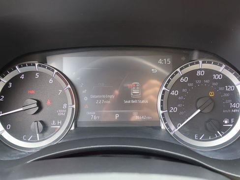 Used 2023 Toyota Highlander XLE FWD image 32