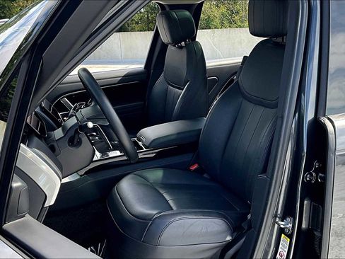 Used 2023 Land Rover Range Rover Long Wheelbase SE image 13