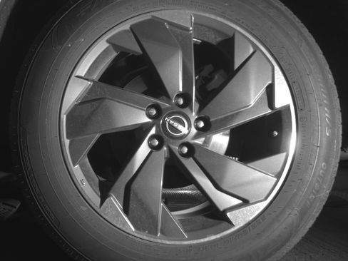 Used 2025 Nissan Rogue SV image 14