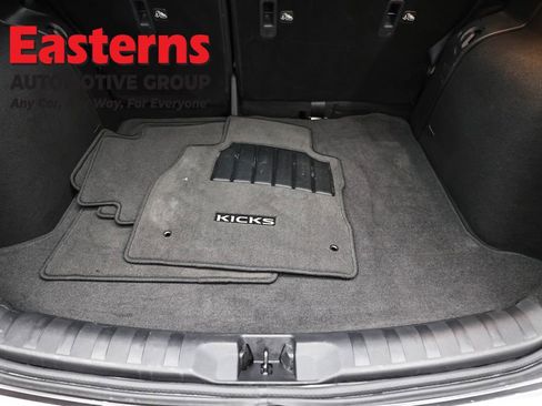 Used 2023 Nissan Kicks S image 9