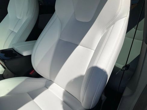 Used 2020 Tesla Model X Long Range AWD/4WD image 17