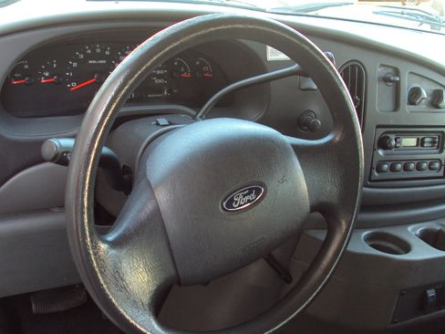 Used 2007 Ford E-150 and Econoline 150 image 25