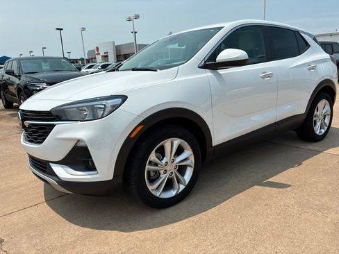 Used 2023 Buick Encore GX Preferred w/ Cold Weather Comfort Package FWD image 1