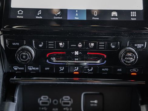 New 2025 Jeep Grand Cherokee Overland w/ Adv Protech Group III image 24