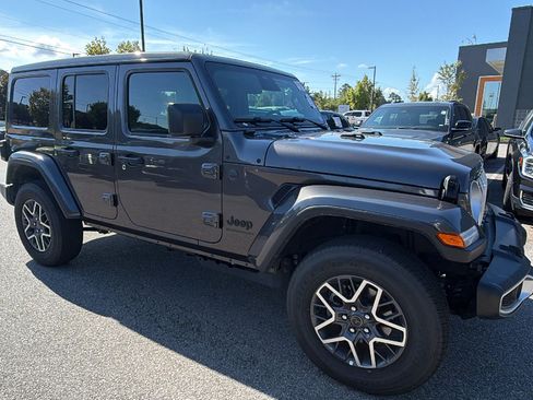 Certified 2026 Jeep Wrangler Unlimited Sahara AWD/4WD image 5