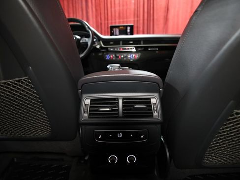 Used 2018 Audi Q7 3.0T Premium Plus w/ Premium Plus Package AWD/4WD image 16
