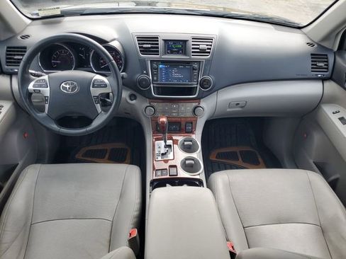 Used 2013 Toyota Highlander Limited AWD/4WD image 29