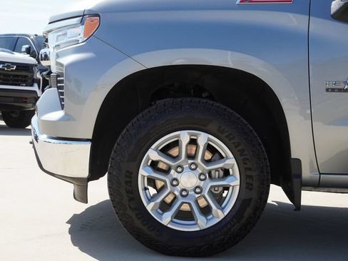 Used 2024 Chevrolet Silverado 1500 LT AWD/4WD image 5