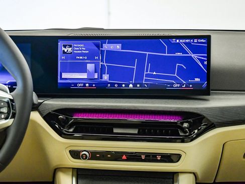 Used 2025 BMW 330i Sedan w/ Convenience Package image 15