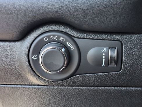 Used 2024 Dodge Durango SXT image 15