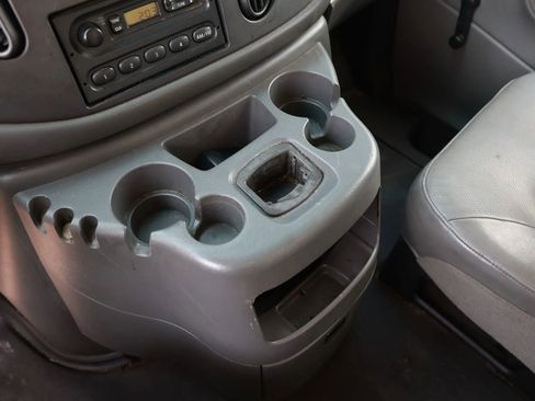 Used 2005 Ford E-350 and Econoline 350 Super Duty image 31