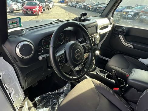 Used 2017 Jeep Wrangler Unlimited Sahara w/ Connectivity Group image 24