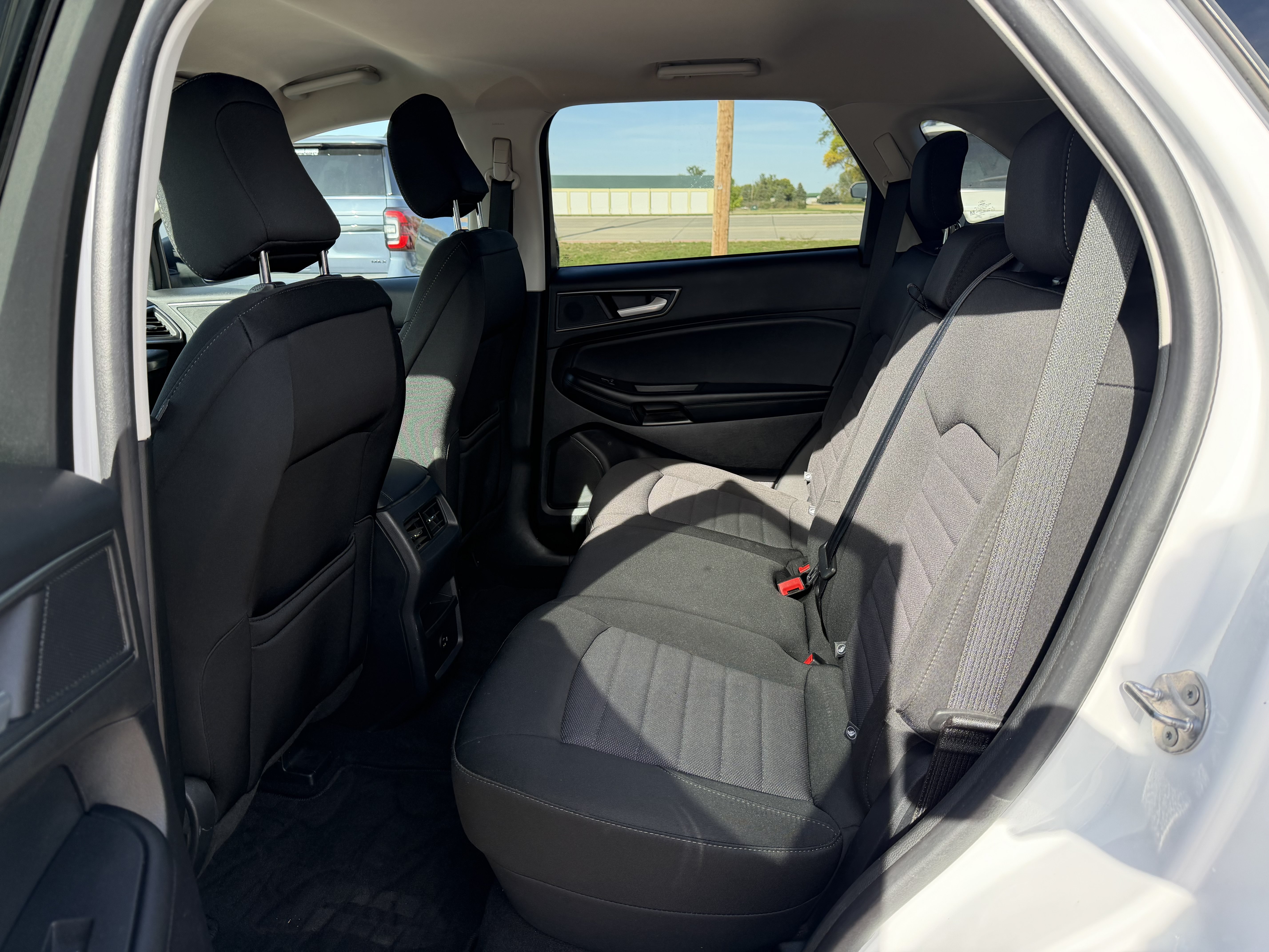 Used 2021 Ford Edge SE FWD image 21