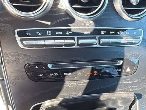 Used 2018 Mercedes-Benz GLC 300 4MATIC image 13