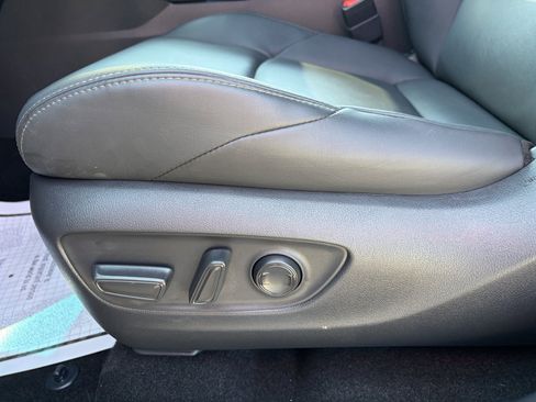 Used 2024 Toyota Venza Nightshade AWD/4WD image 13