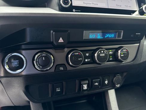 Used 2022 Toyota Tacoma 4x4 Double Cab image 36