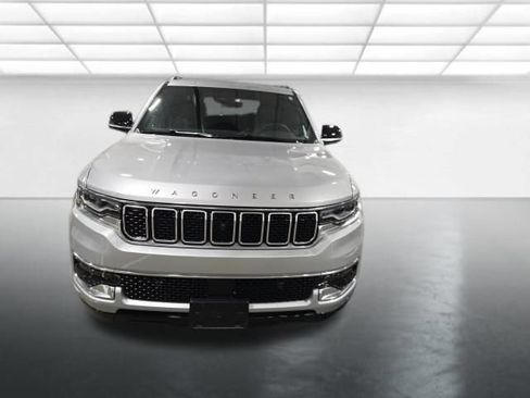 Used 2023 Jeep Wagoneer 4WD w/ Convenience Group I image 9