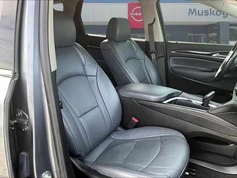 Used 2020 Buick Enclave Essence w/ LPO, Luxury Package AWD/4WD image 25