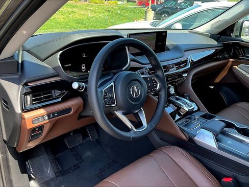 Used 2024 Acura MDX SH-AWD w/ Technology Package image 18