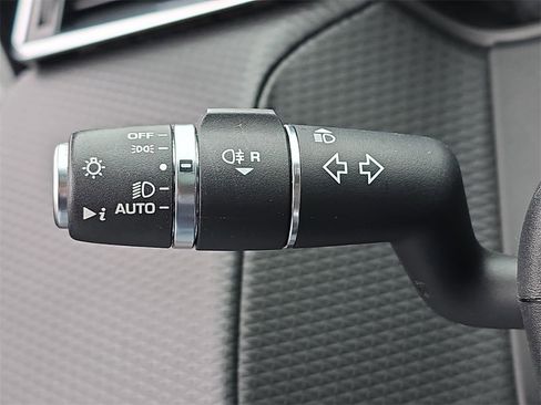 Used 2019 Land Rover Range Rover Velar S image 30