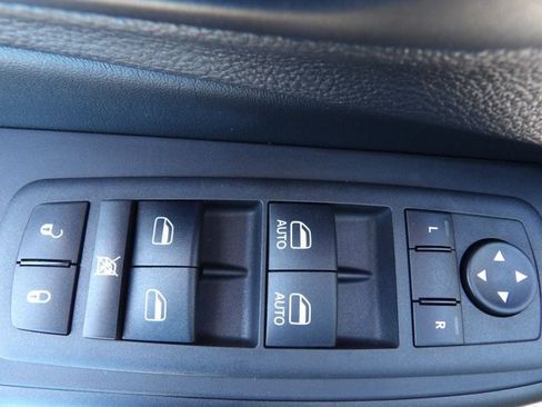 Used 2022 Jeep Cherokee Trailhawk w/ Sun, Sound & Nav Group AWD/4WD image 12