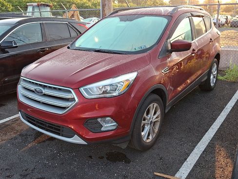 Used 2017 Ford Escape SE w/ SE Leather Comfort Package AWD/4WD image 3
