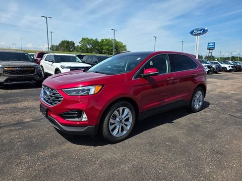 Used 2020 Ford Edge Titanium w/ Equipment Group 301A AWD/4WD image 3