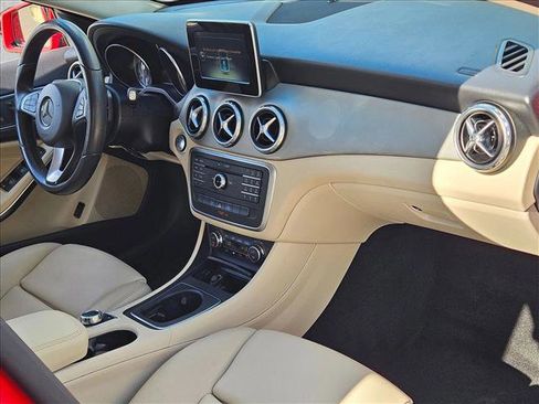 Used 2017 Mercedes-Benz GLA 250 image 19