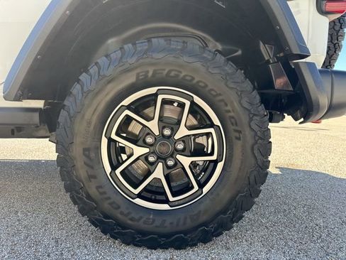 Certified 2025 Jeep Wrangler Unlimited Rubicon image 50