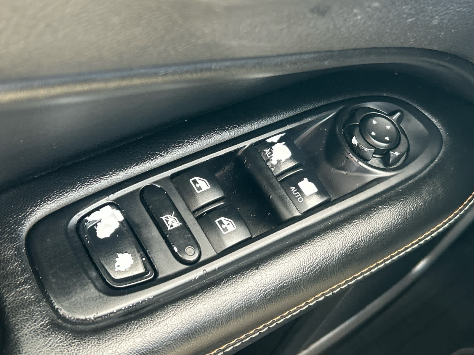 Used 2018 Jeep Compass Latitude w/ Popular Equipment Group FWD image 15
