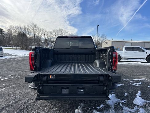 Used 2024 GMC Sierra 2500 Denali Ultimate image 12