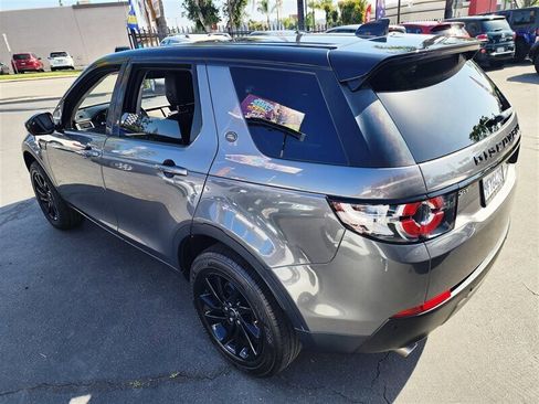 Used 2019 Land Rover Discovery Sport SE image 6
