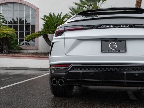 Used 2019 Lamborghini Urus image 16