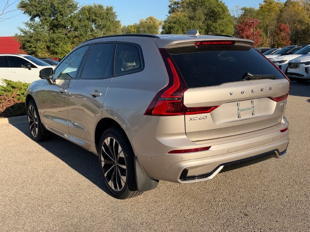 Certified 2026 Volvo XC60 B5 Plus w/ Climate Package AWD/4WD image 3