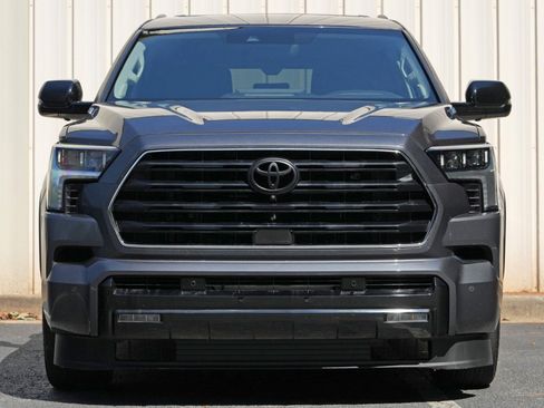 Used 2024 Toyota Sequoia Limited AWD/4WD image 7
