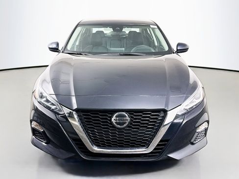 Used 2021 Nissan Altima 2.5 SV image 2