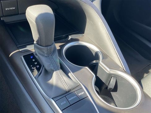 Used 2023 Toyota Camry LE image 27