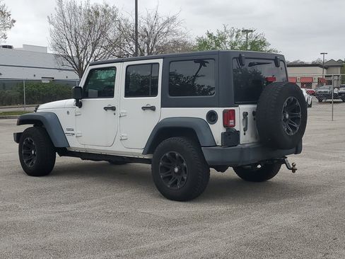 Used 2018 Jeep Wrangler Unlimited Sport w/ Connectivity Group image 13