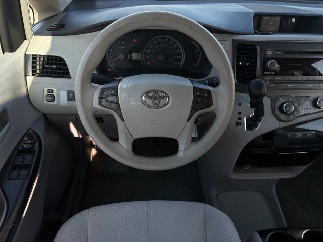 Used 2012 Toyota Sienna LE FWD image 18