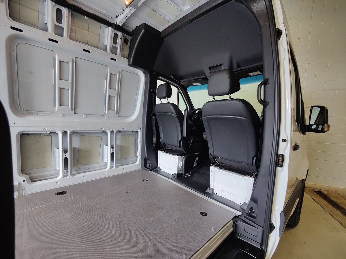 Used 2023 Mercedes-Benz Sprinter 2500 image 11