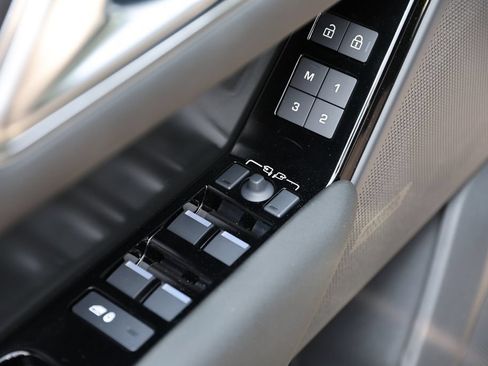 New 2026 Land Rover Range Rover Velar S AWD/4WD image 10