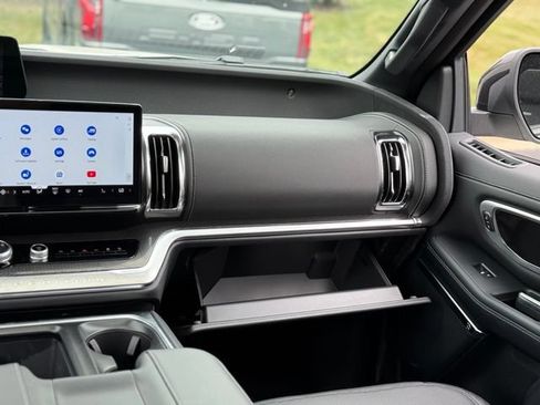 New 2026 Ford Expedition Max Platinum w/ Stealth Appearance Package AWD/4WD image 44