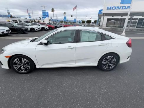 Used 2017 Honda Civic EX-T image 5