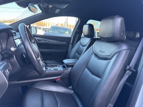 Used 2023 Cadillac XT5 Luxury w/ LPO, Floor Liner Package image 18