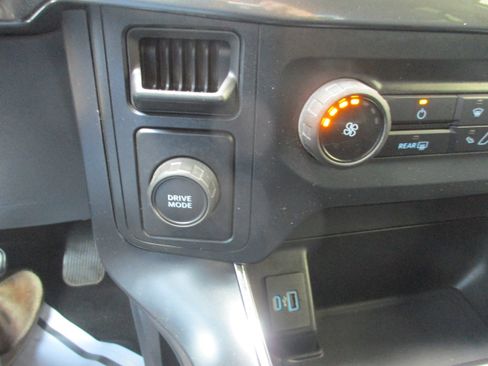 Used 2022 Ford F150 XL w/ STX Appearance Package RWD image 18