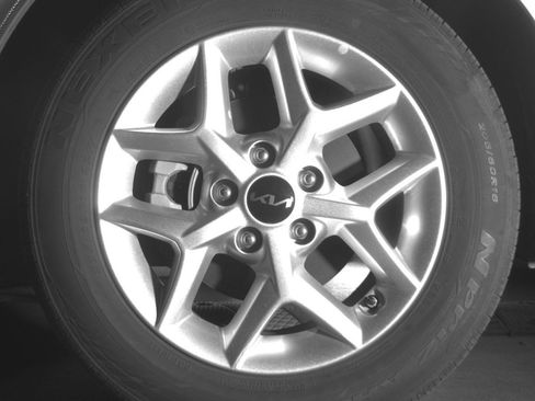 Used 2025 Kia Soul LX w/ LX Technology Package image 12